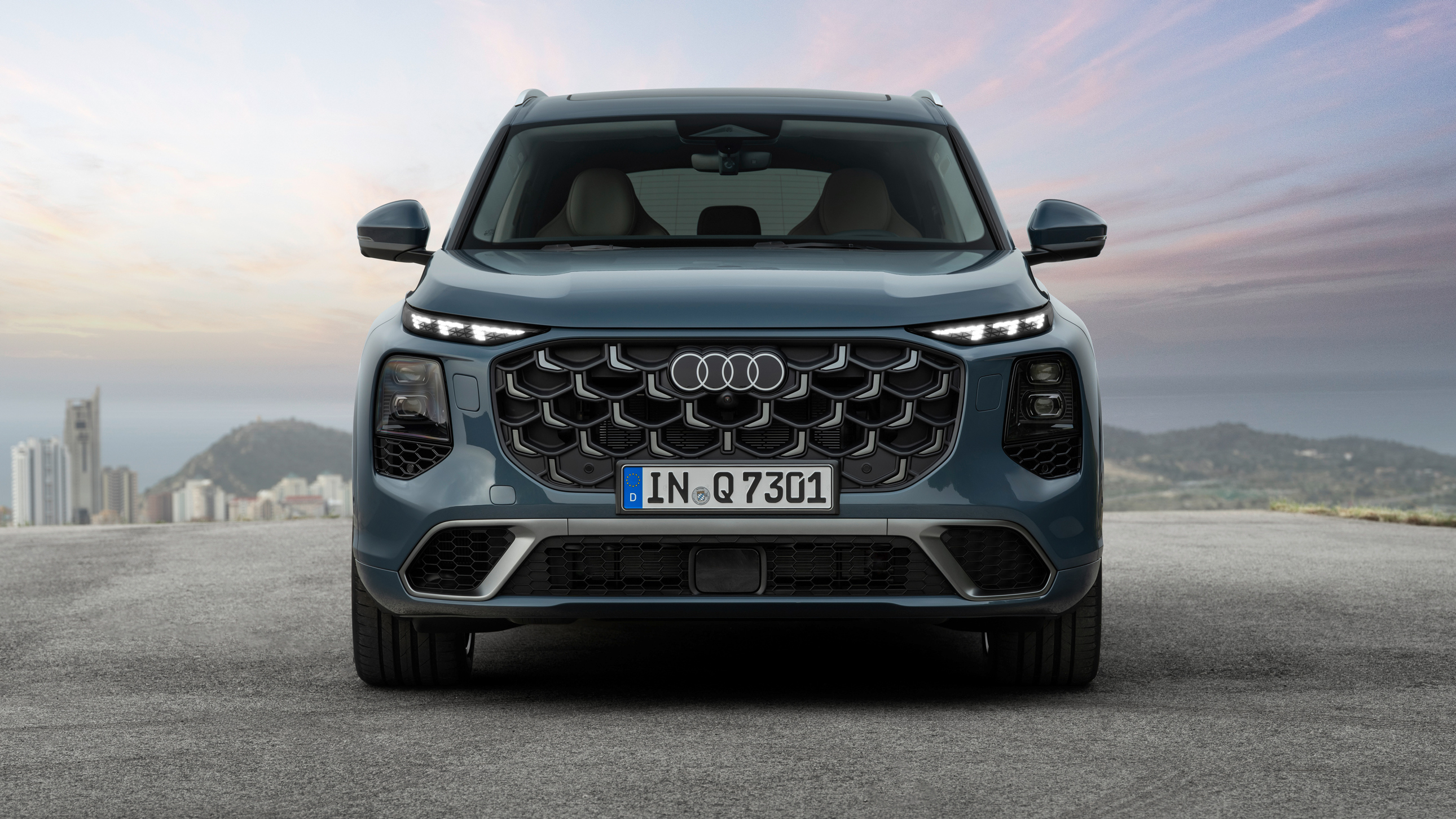 Audi Q7 front