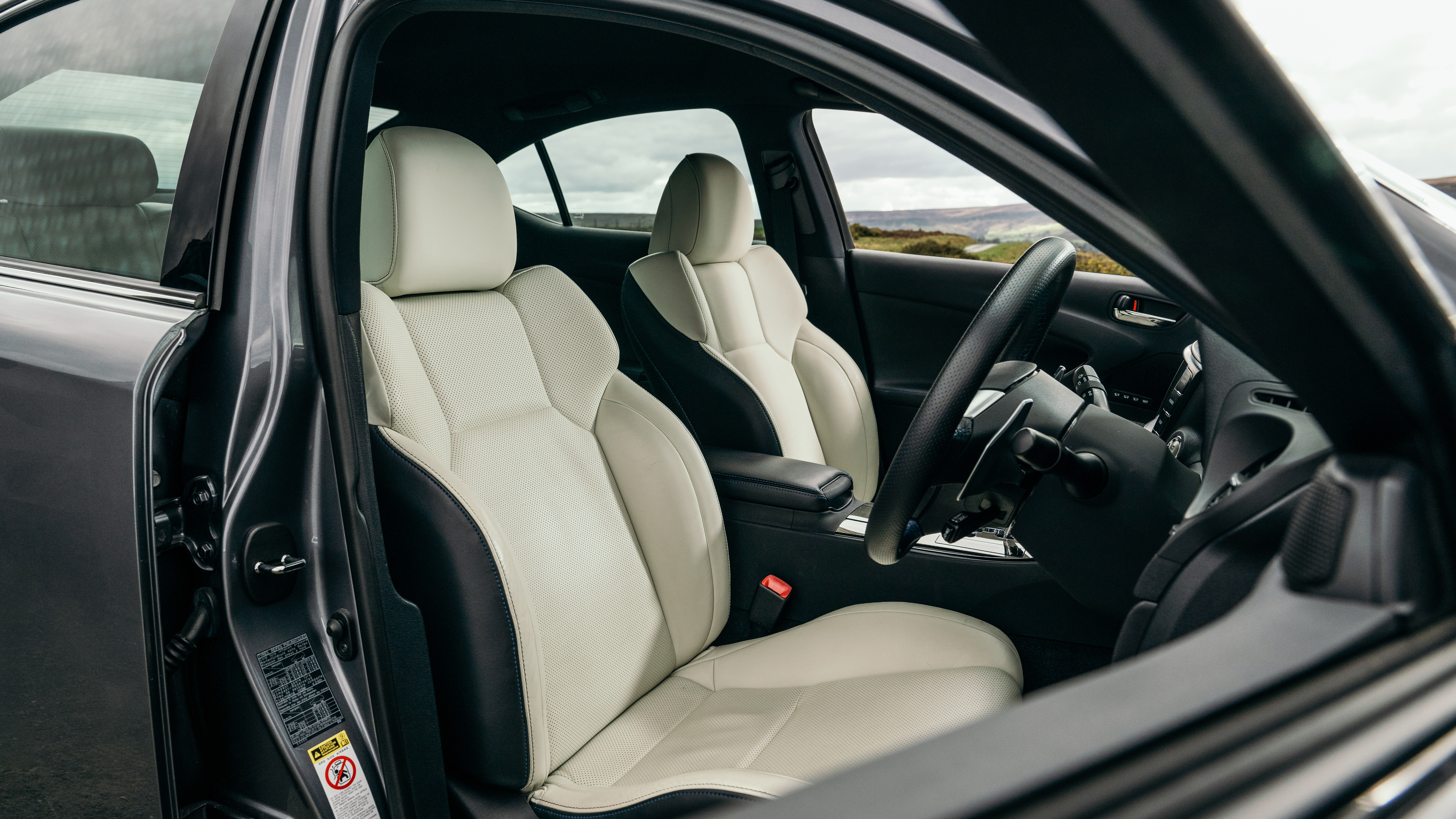 Lexus IS F – interior