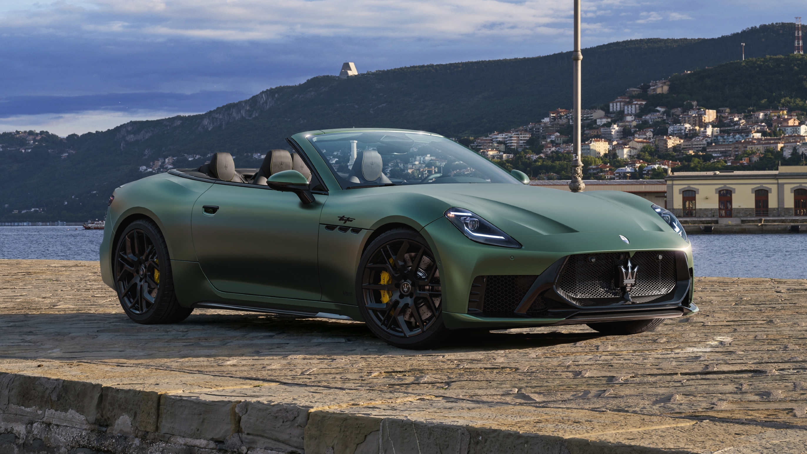 Maserati GranCabrio front