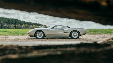 Ford GT40 side