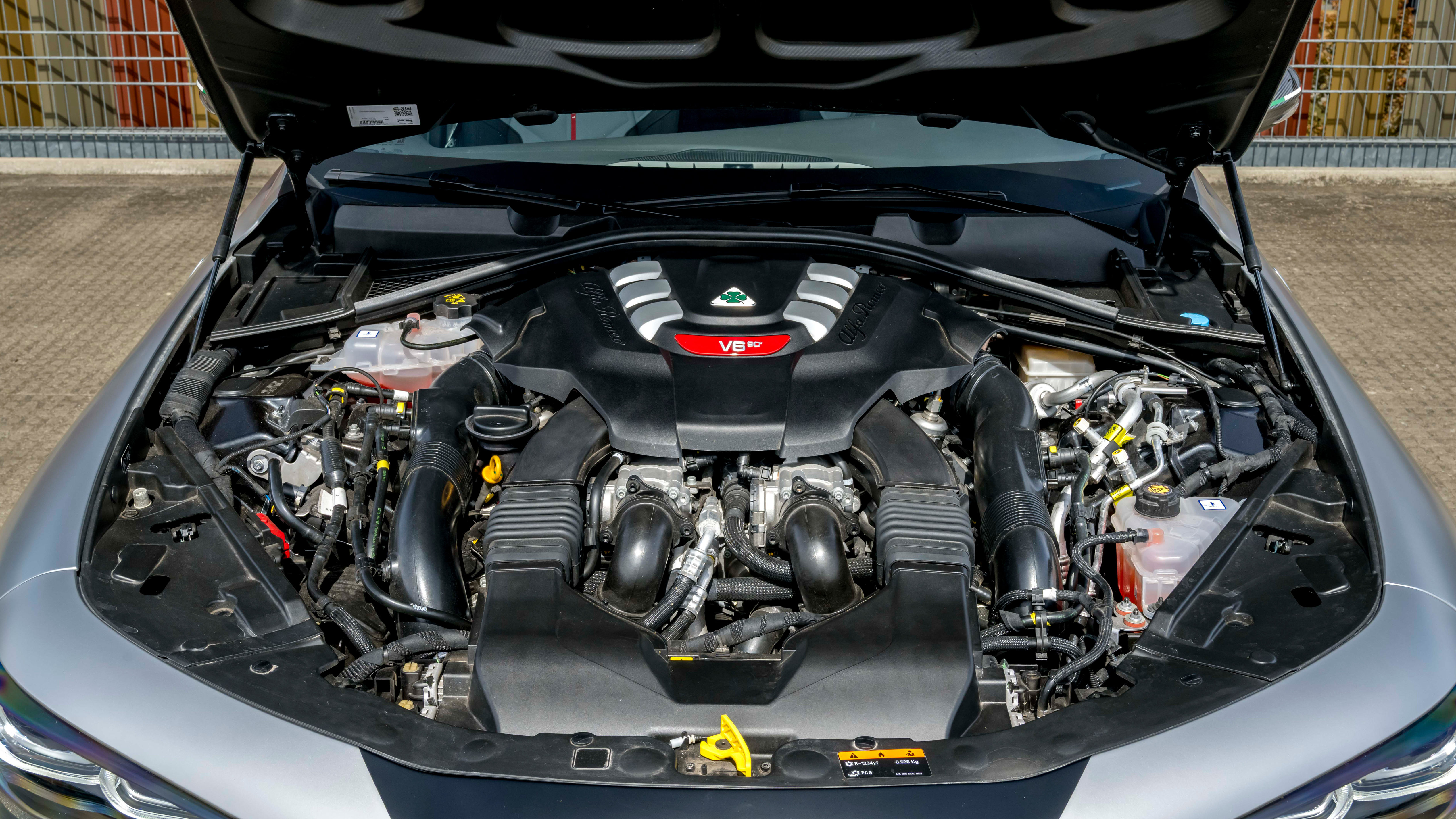 Alfa Romeo Giulia Quadrifoglio Luna Rossa