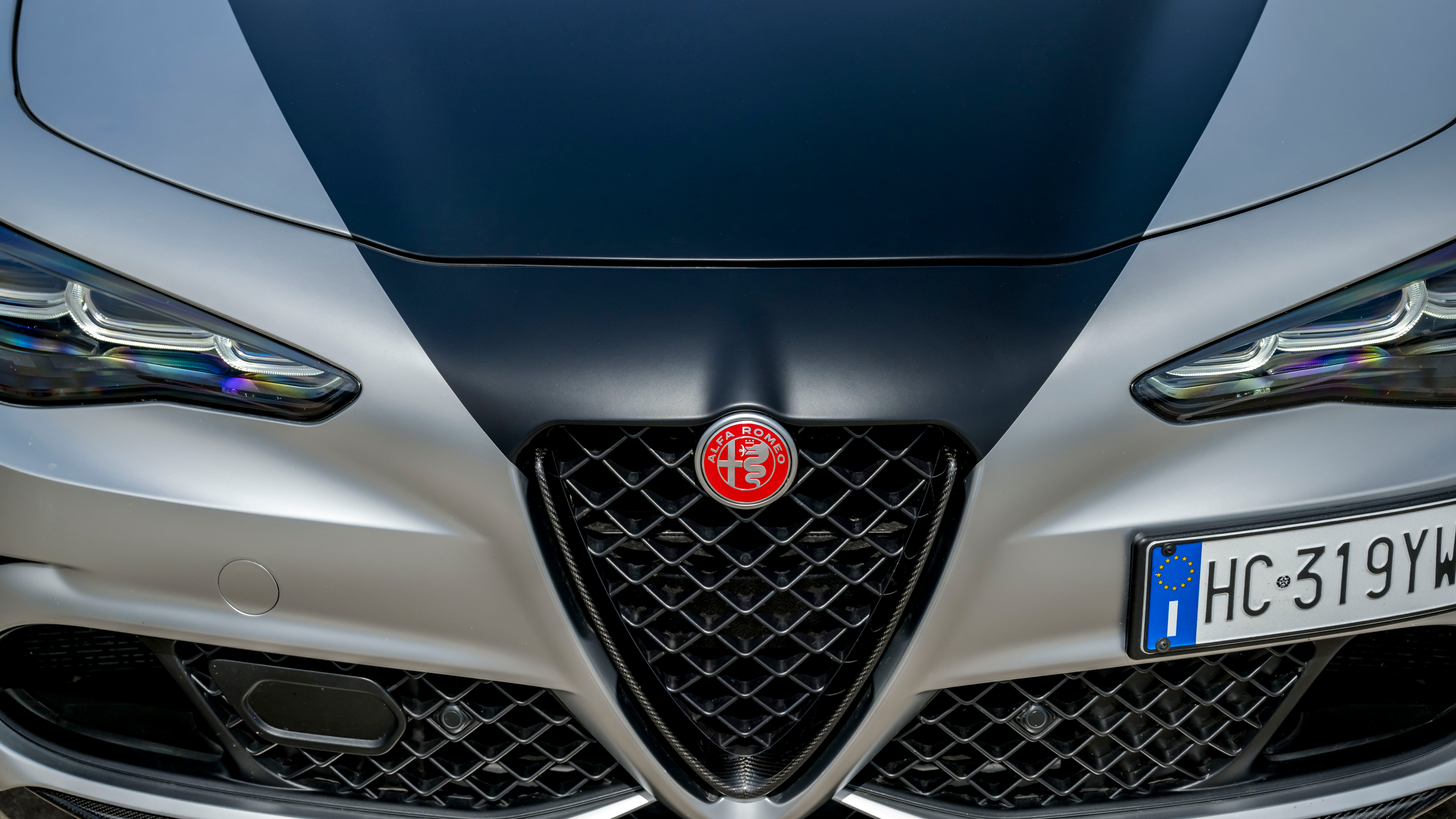 Alfa Romeo Giulia Quadrifoglio Luna Rossa