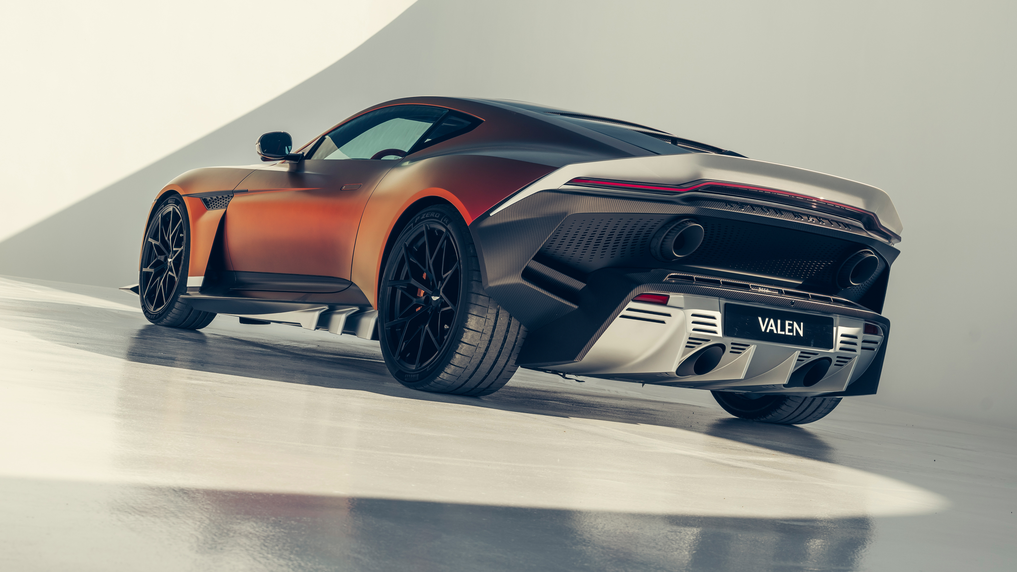 Aston Martin Valen