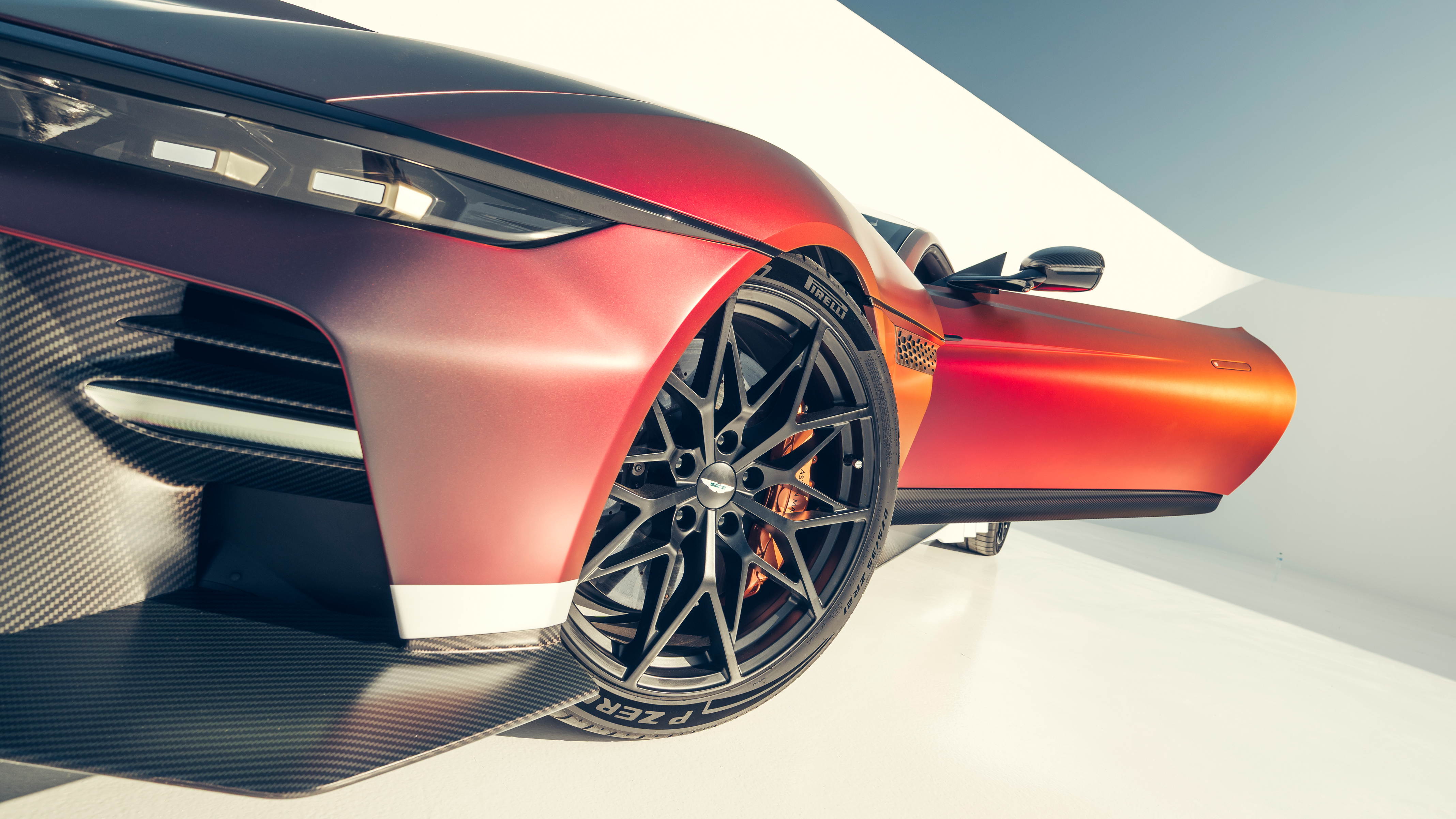 Aston Martin Valen