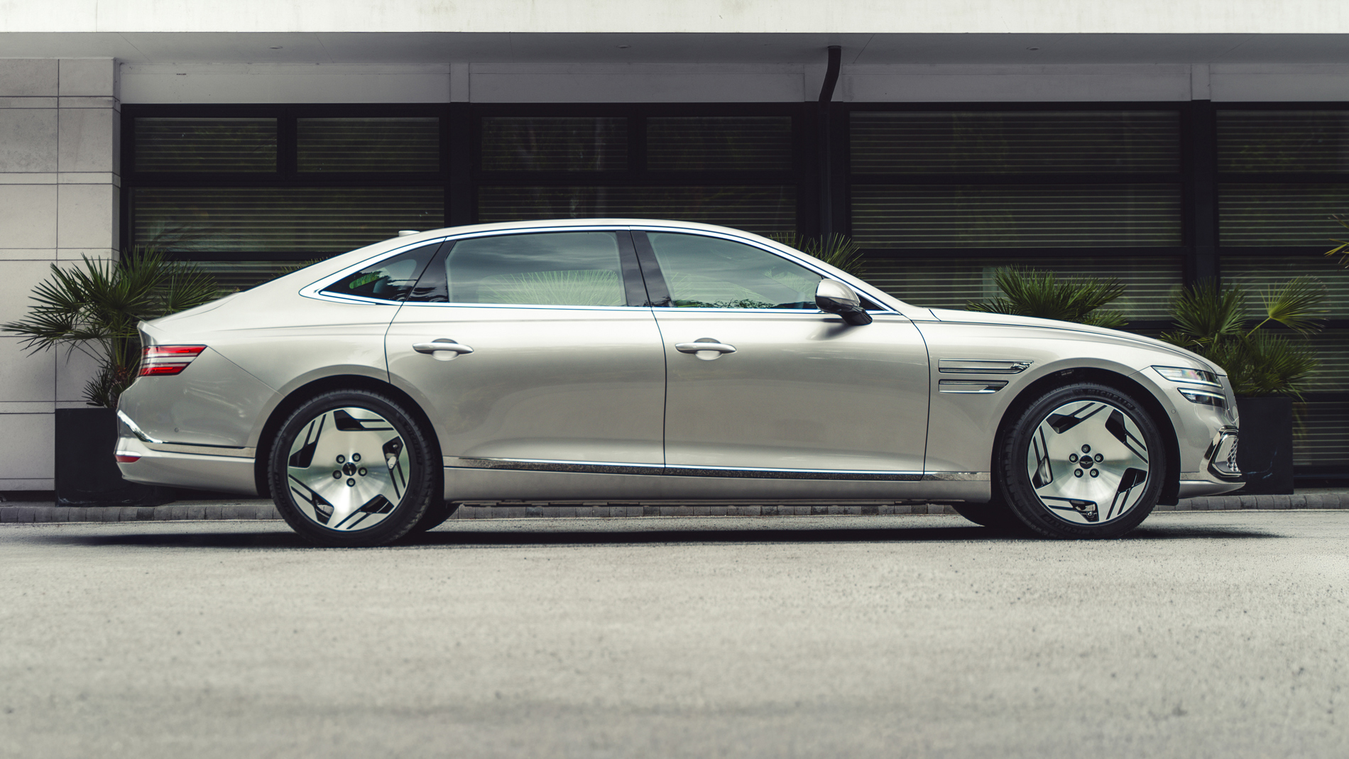 Genesis G80 Electrified 