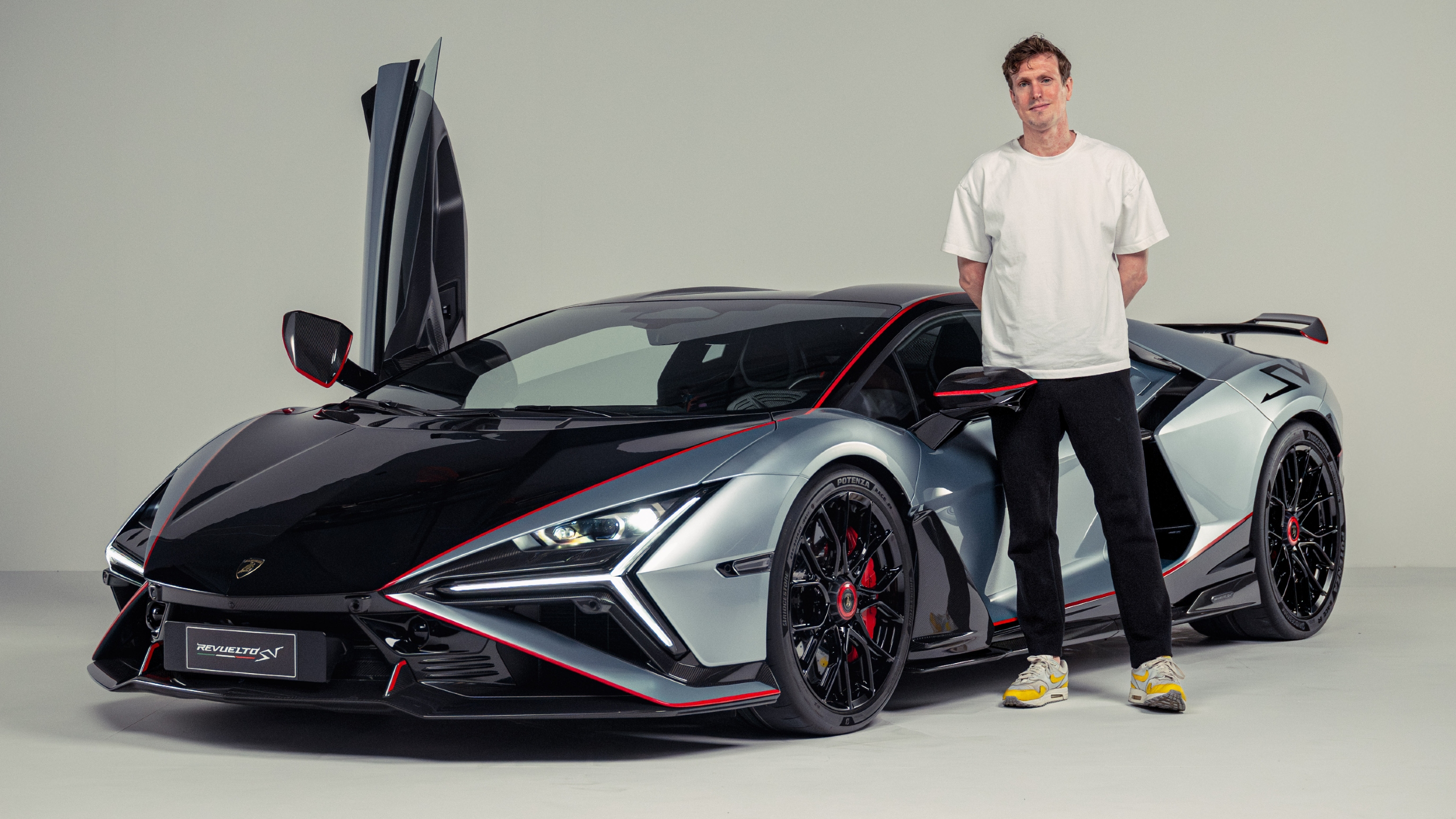 Lamborghini Revuelto SV