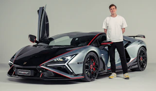 Lamborghini Revuelto SV