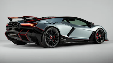Lamborghini Revuelto SV