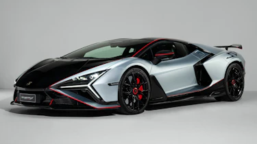Lamborghini Revuelto SV