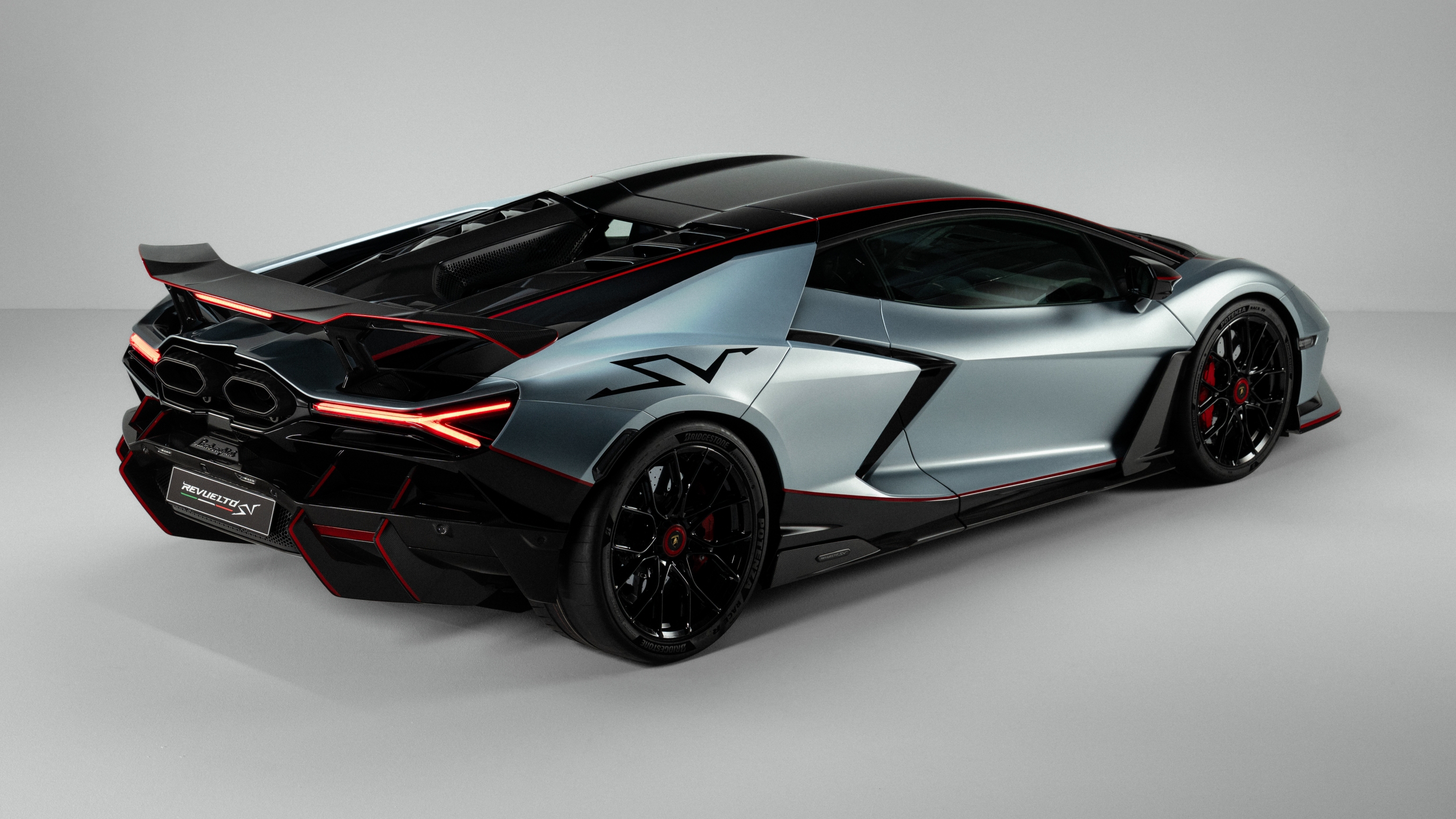 Lamborghini Revuelto SV