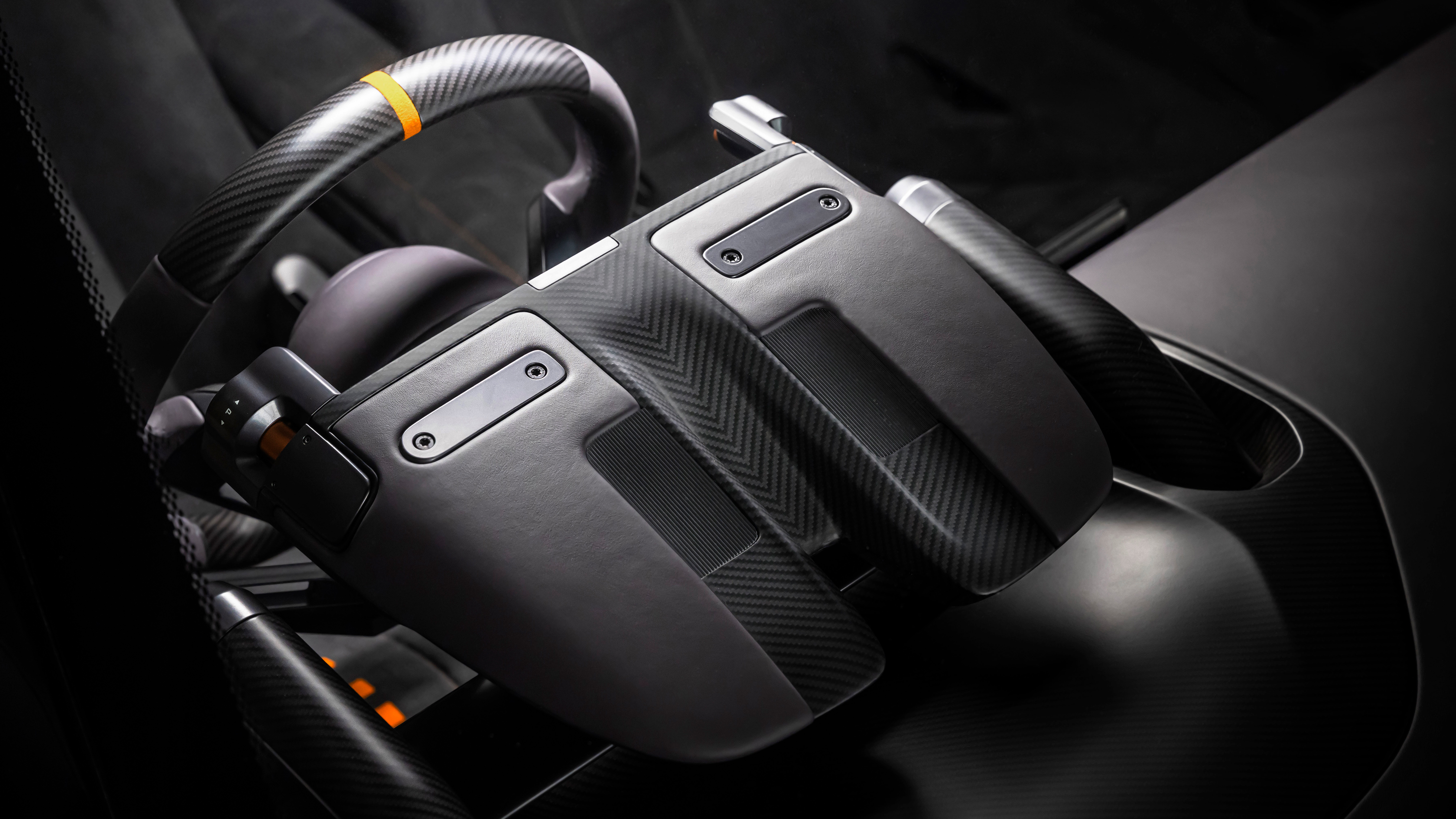 McLaren McL 6GT