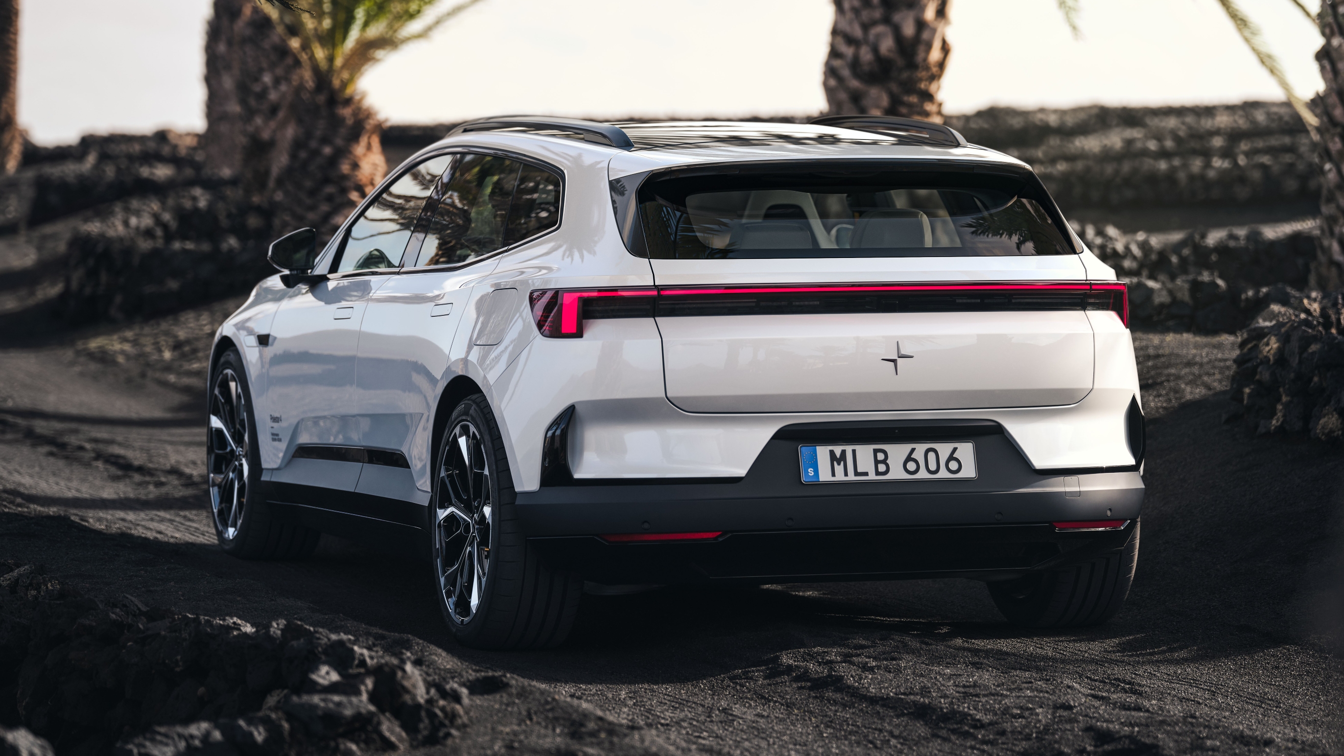 Polestar 4 SUV