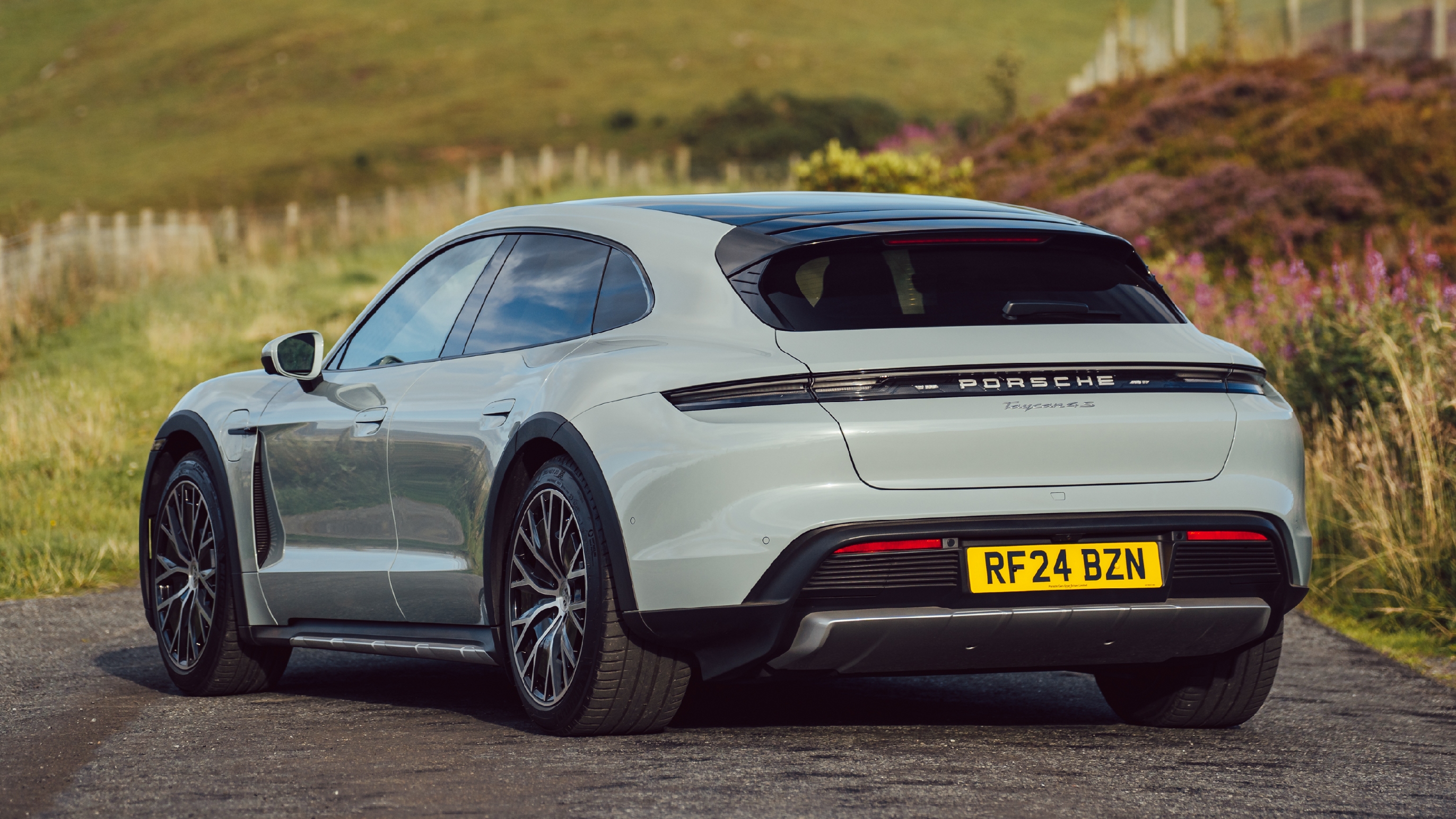 Porsche Taycan Cross Turismo
