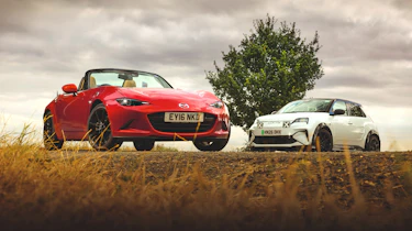 Mazda MX-5 v Alpine A290