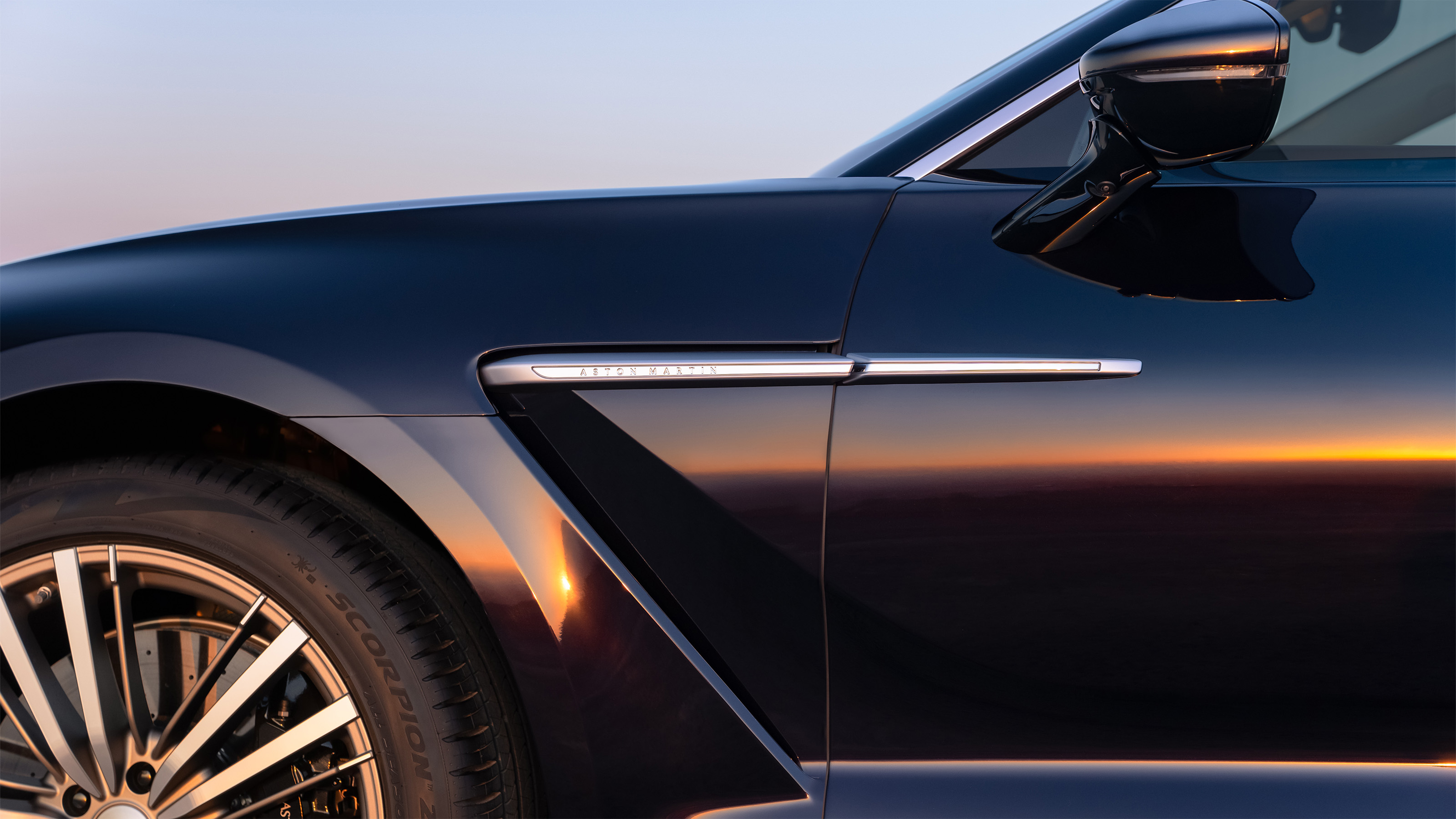 Aston Martin DBX GT