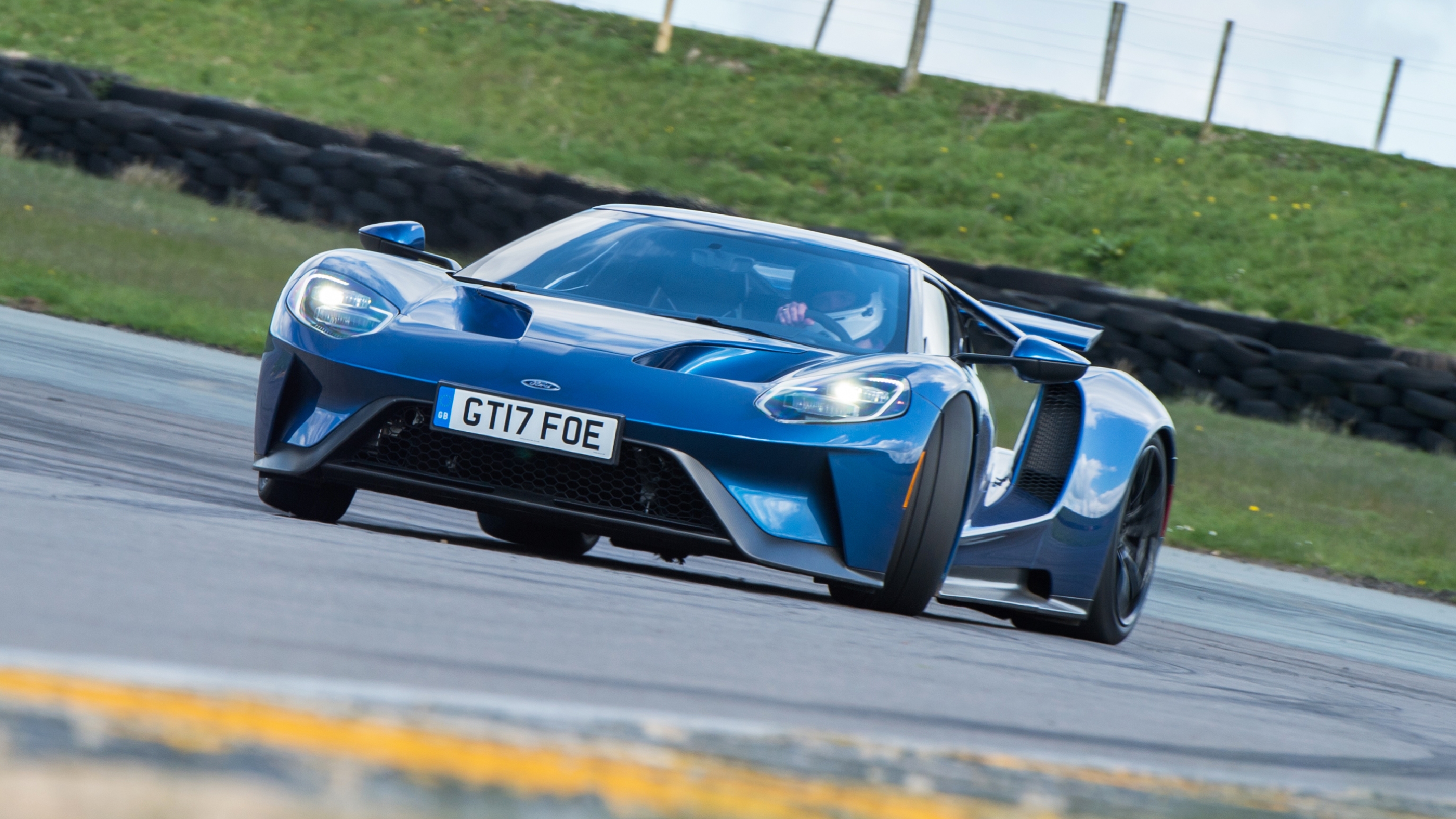 Ford GT