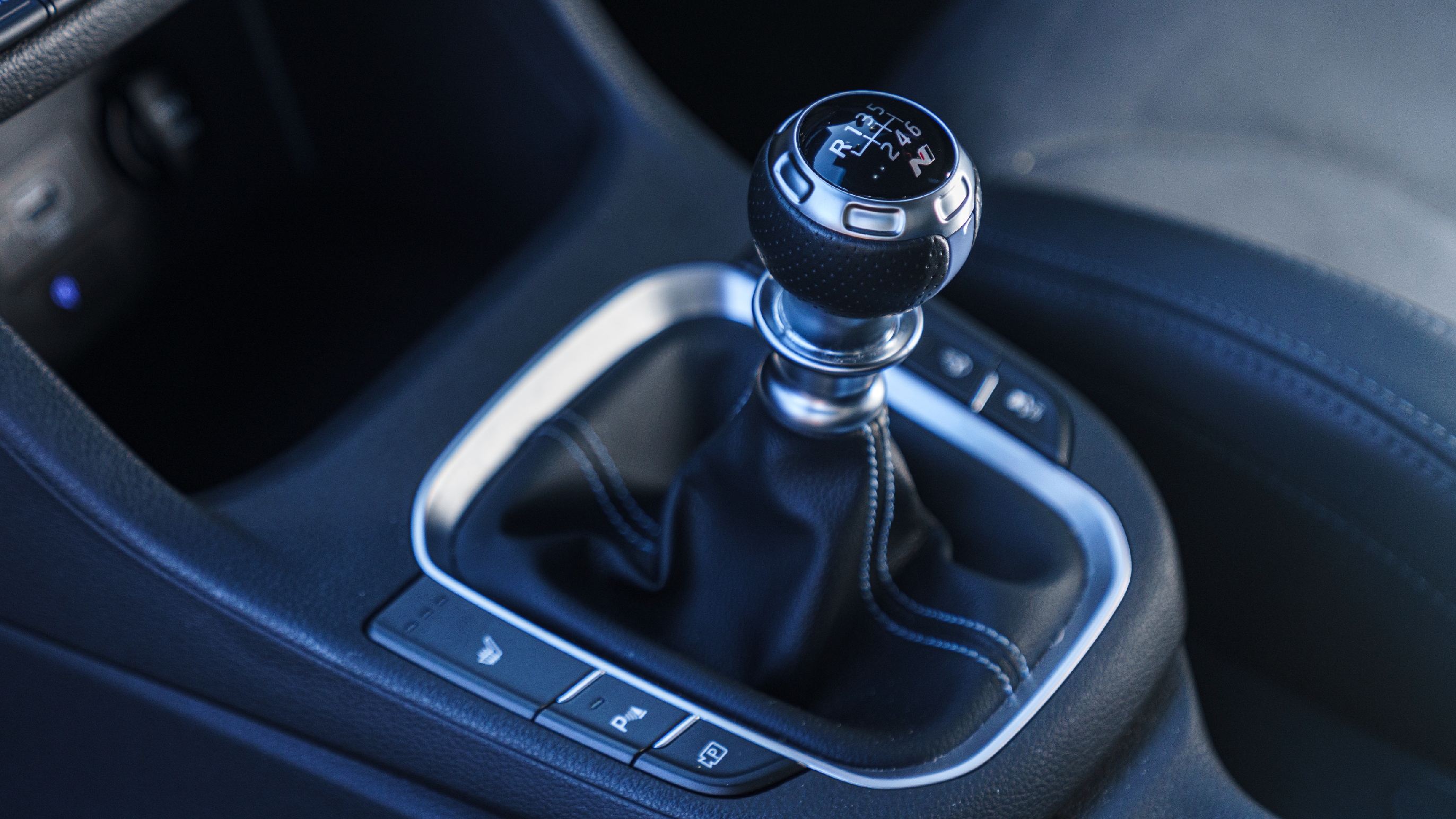 Hyundai i30 N gear shifter