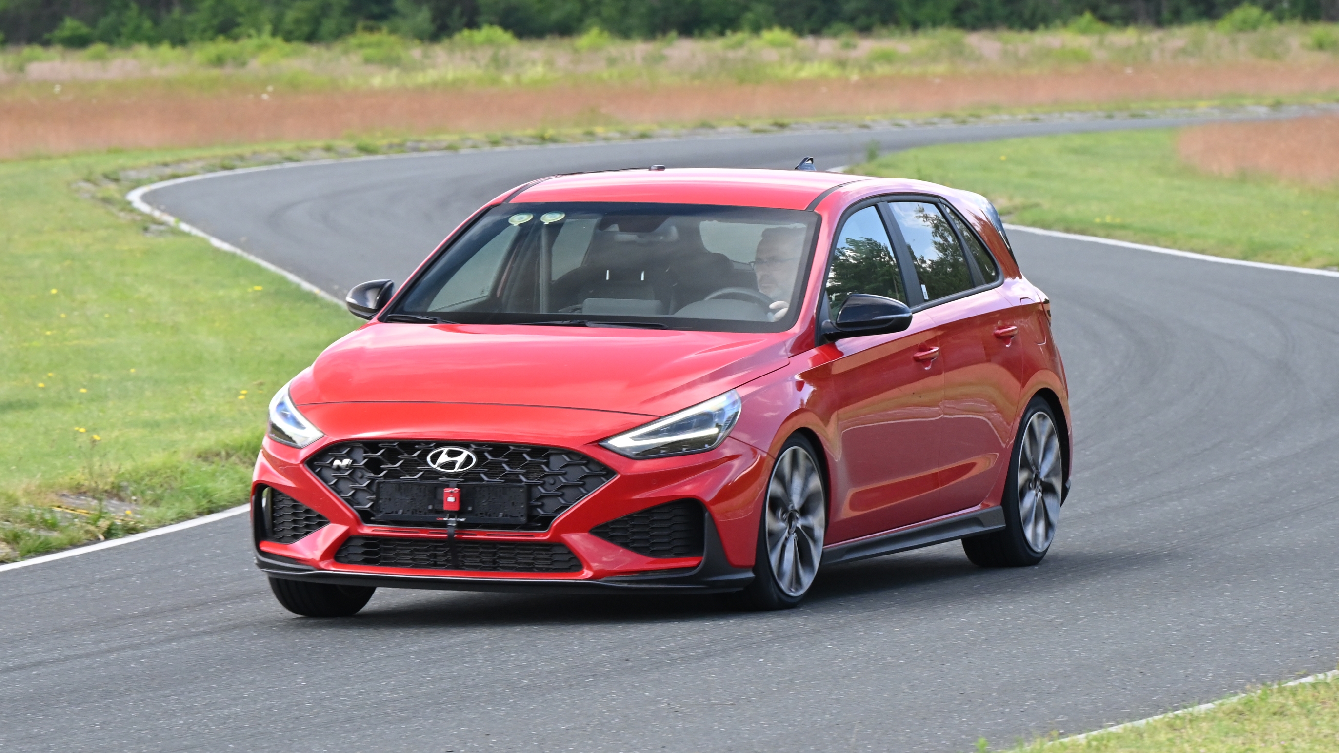 Dry handling tyre test