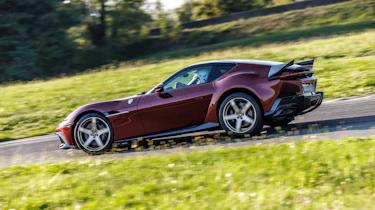 Ferrari 12 Cilindri Manuale