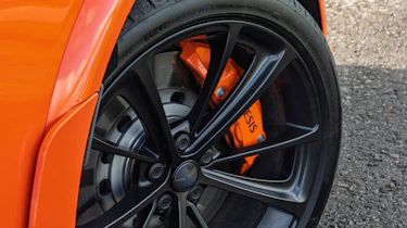 Genesis GV60 Magma