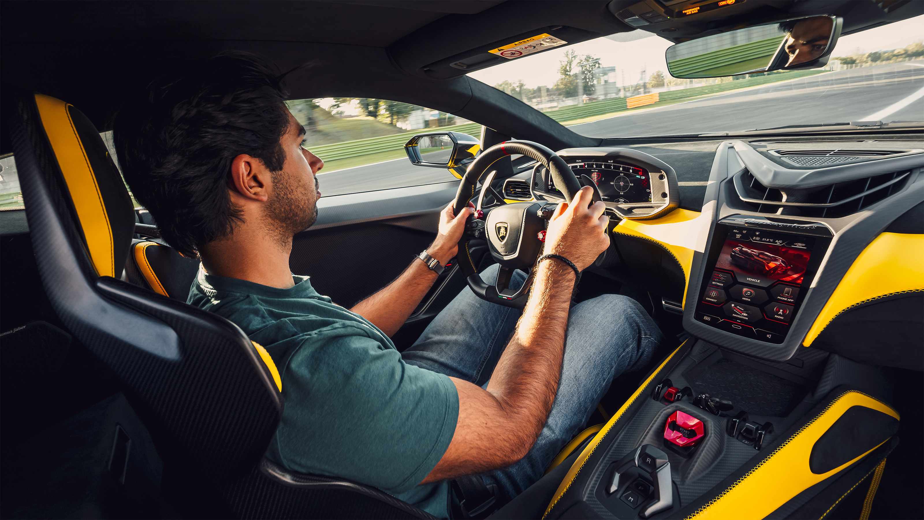 Lamborghini Revuelto SV