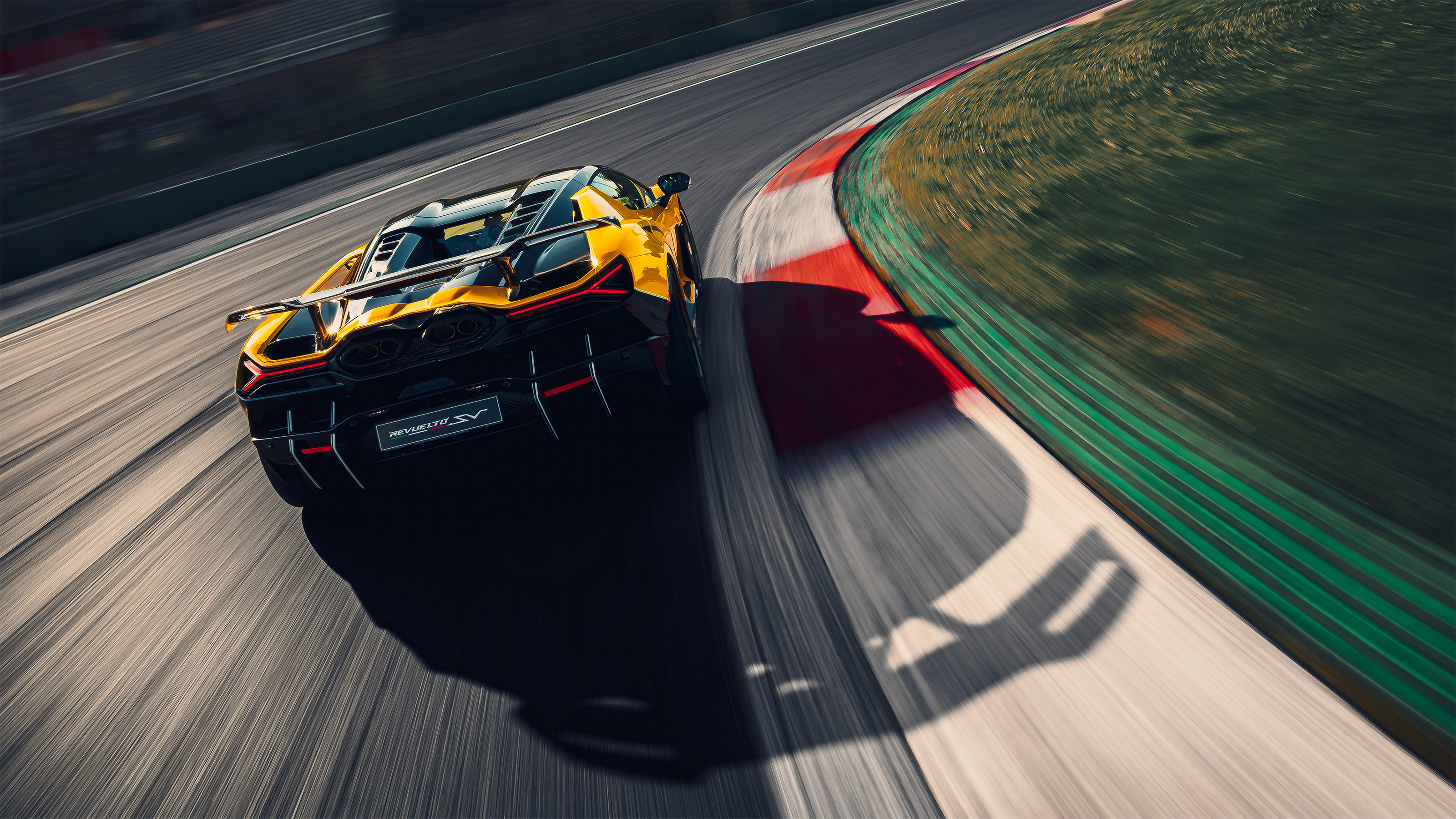 Lamborghini Revuelto SV