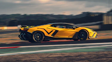 Lamborghini Revuelto SV