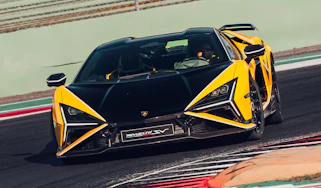 Lamborghini Revuelto SV