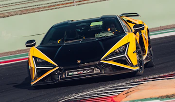Lamborghini Revuelto SV