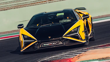 Lamborghini Revuelto SV