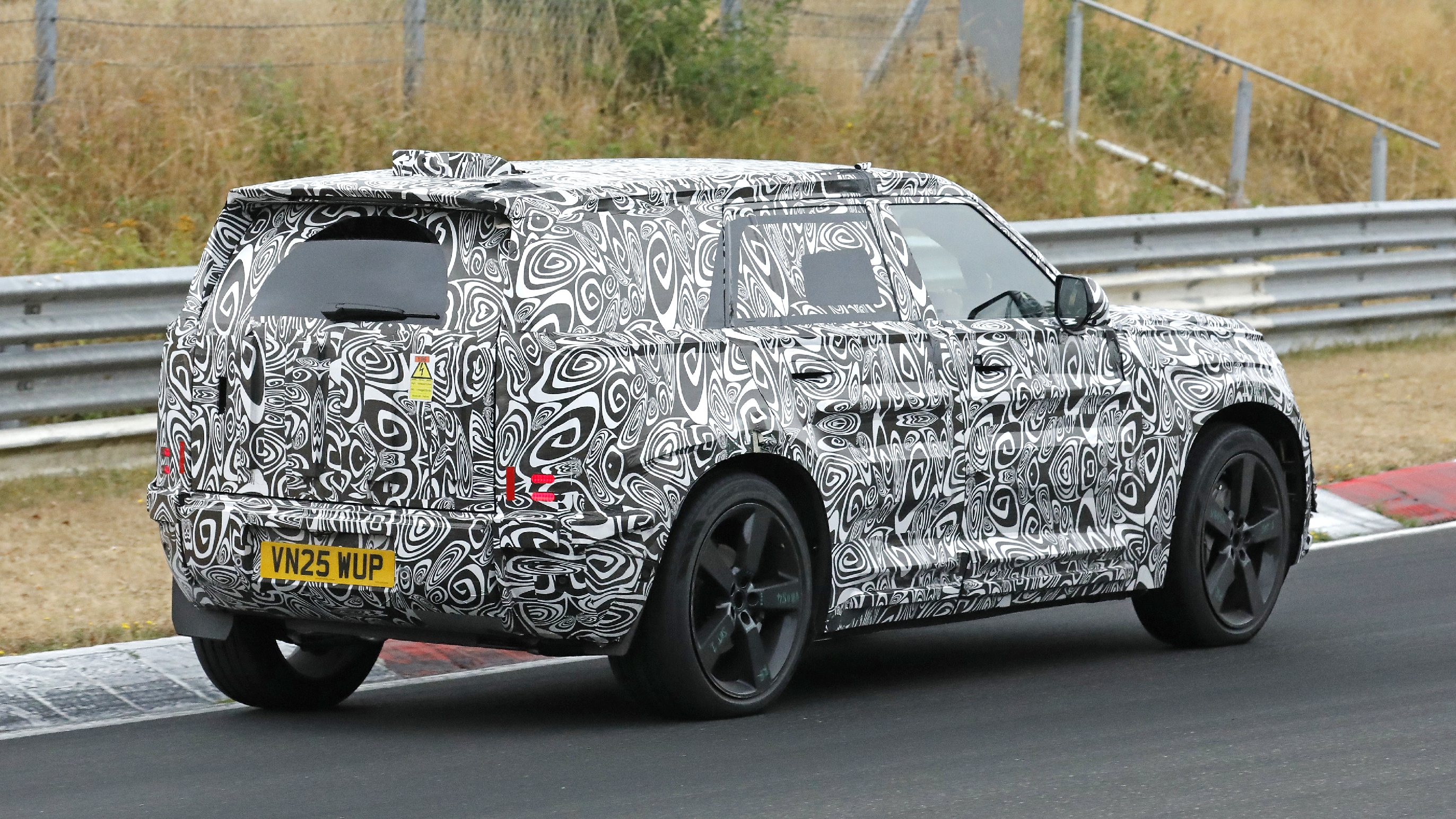 2028 Defender Sport