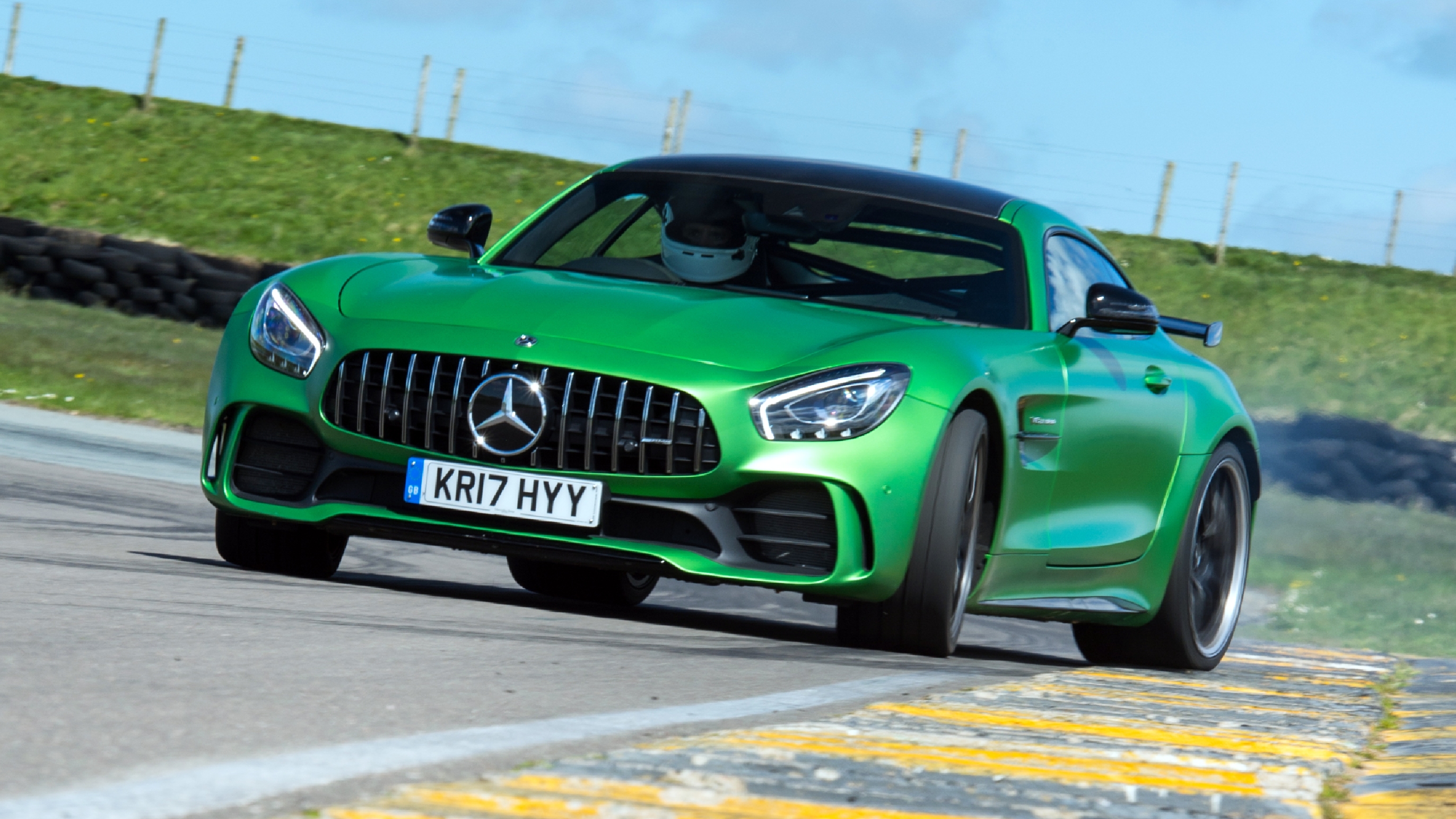 Mercedes-AMG GT R 