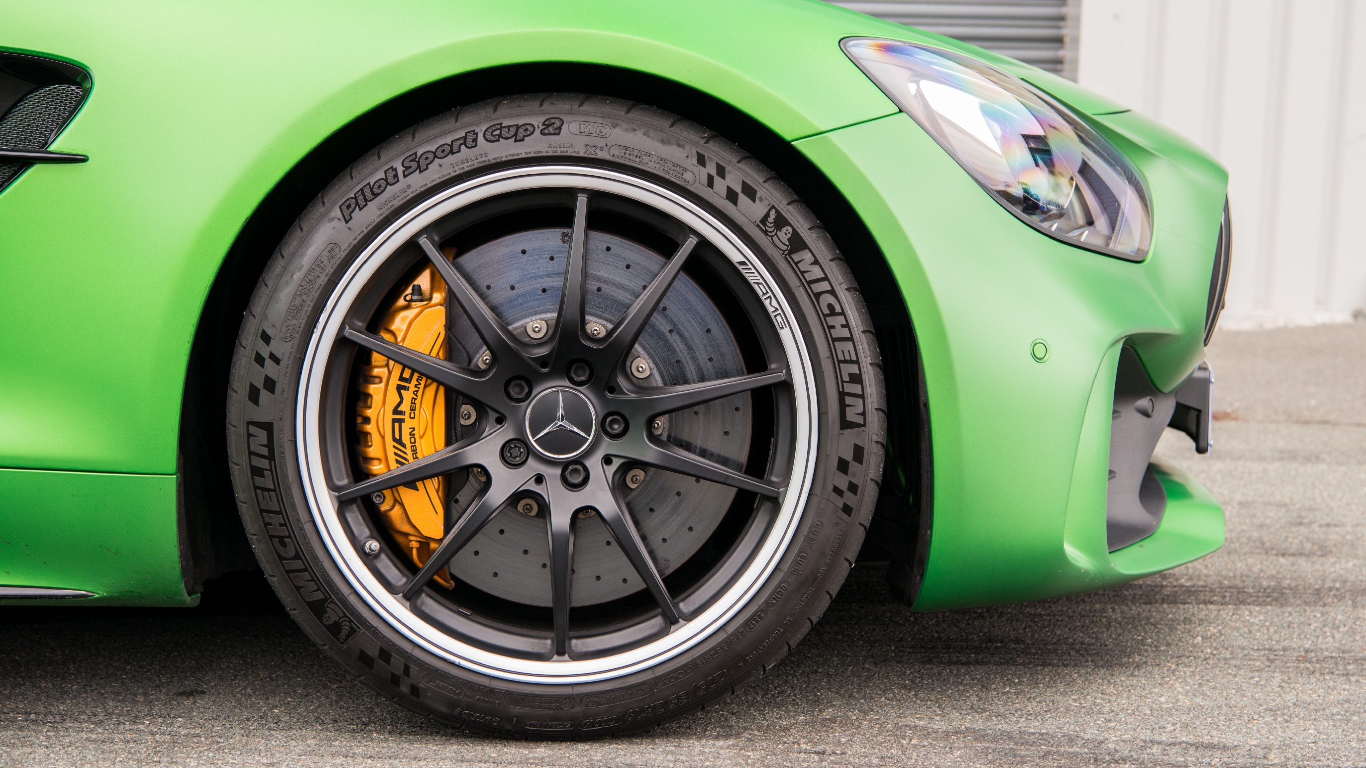 Mercedes-AMG GT R 