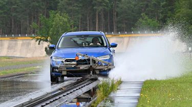 Wet straight line tyre test