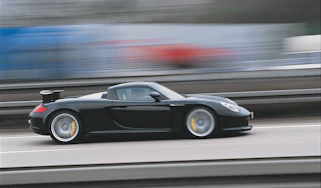 Porsche Carrera GT front