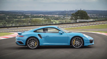991.2 Porsche 911 Turbo S - profile 2