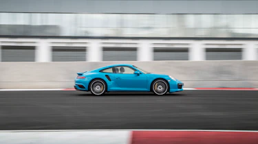 991.2 Porsche 911 Turbo S - side race track