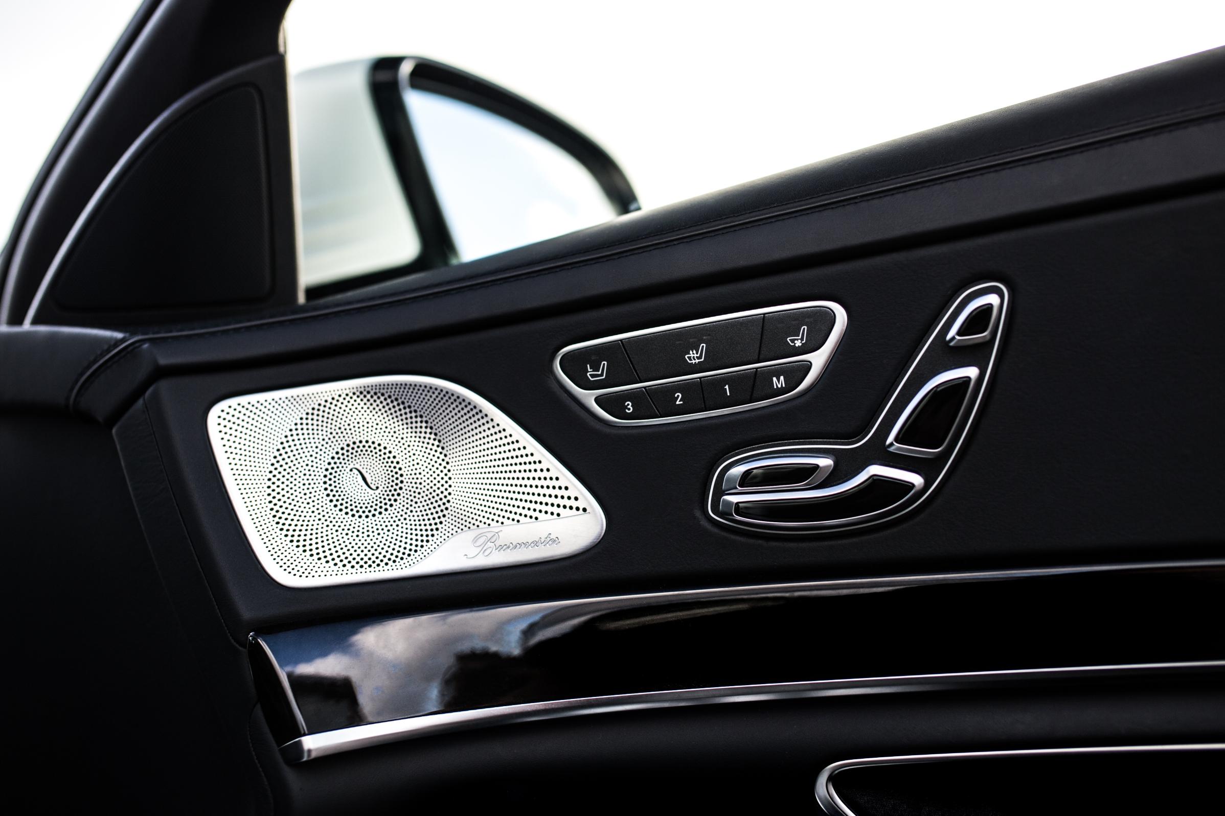 Mercedes-Benz S-class – door card