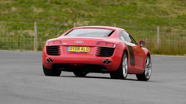 Audi R8 V8