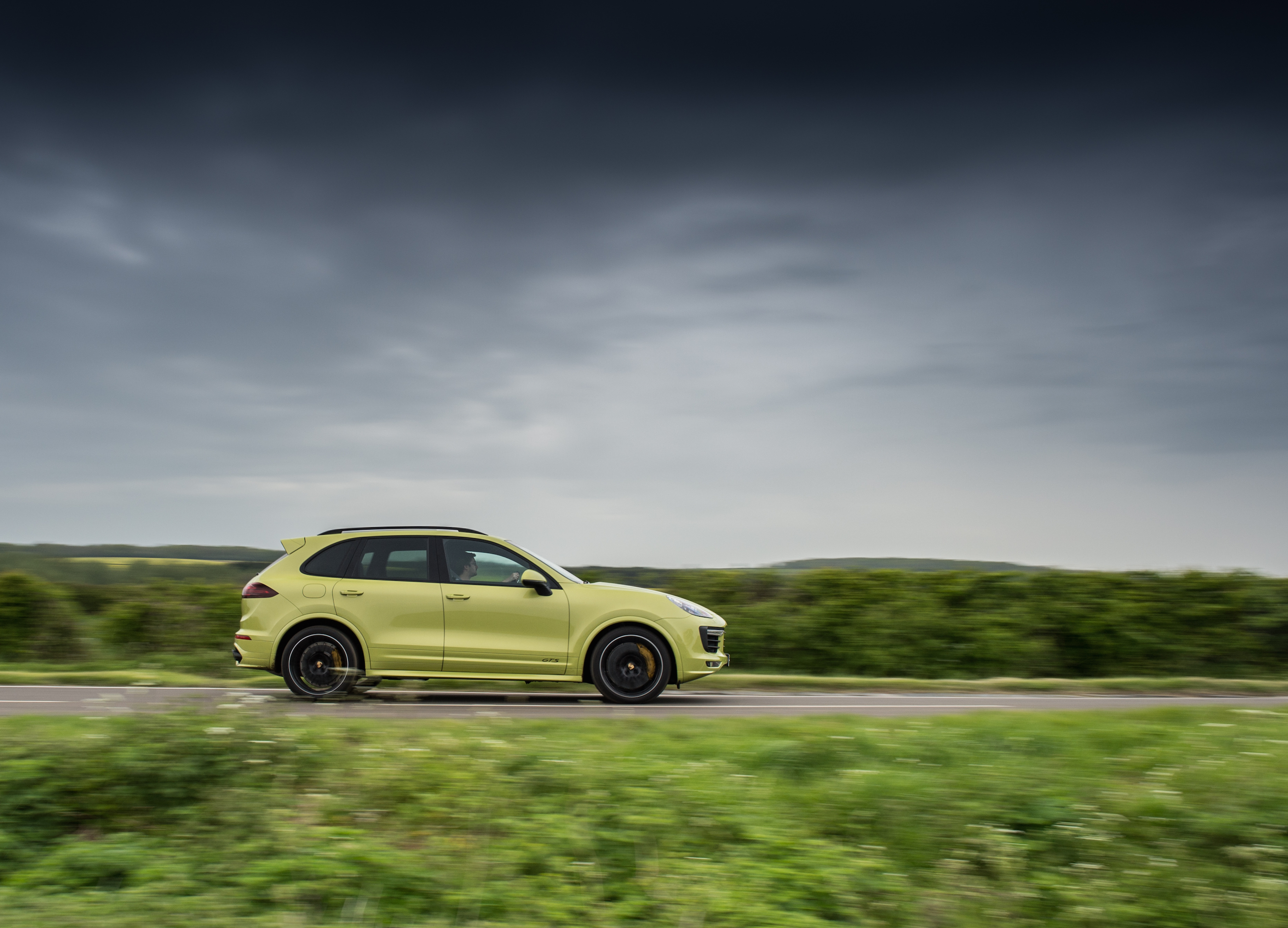 Porsche Cayenne GTS - Side