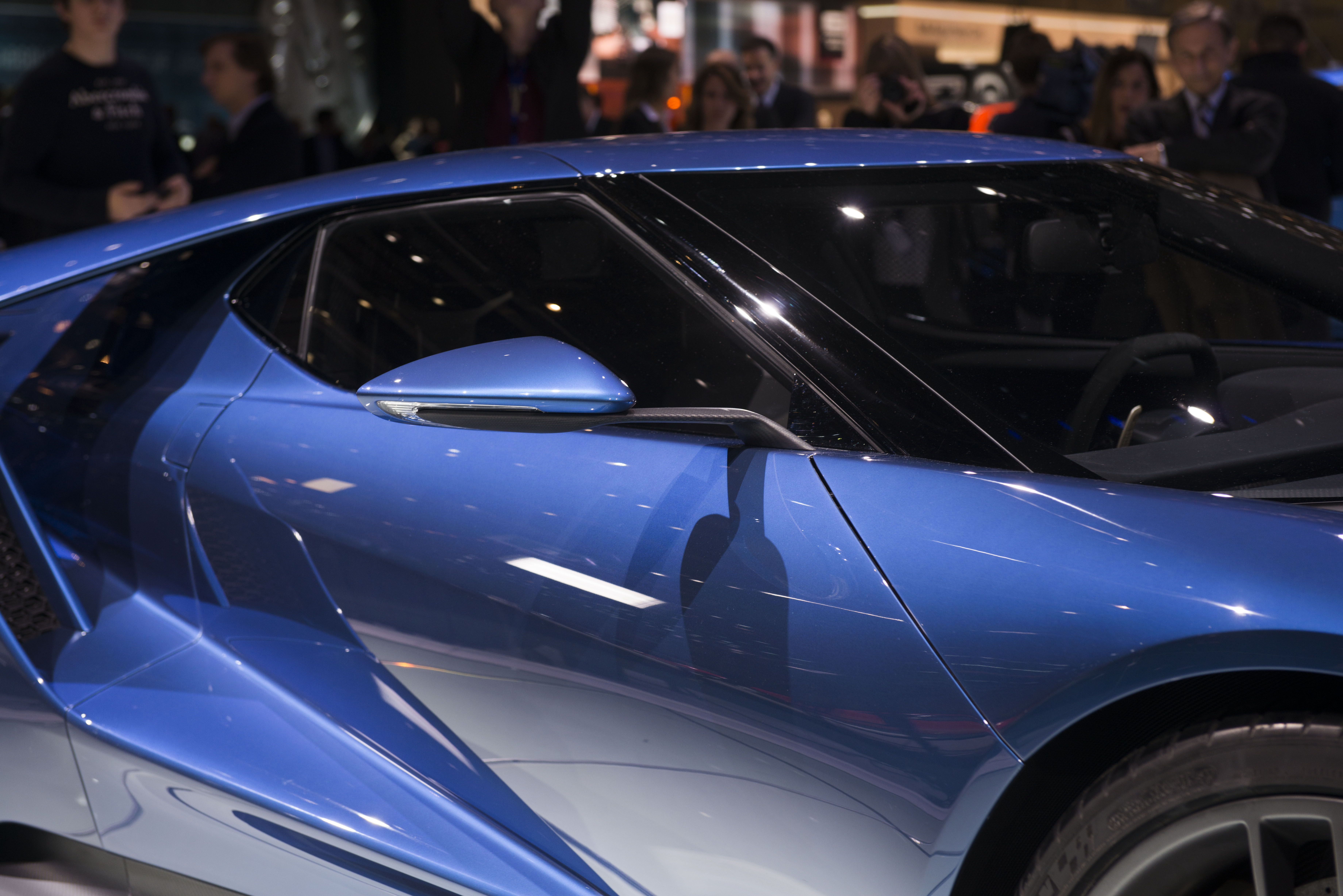 2016 Ford GT - door