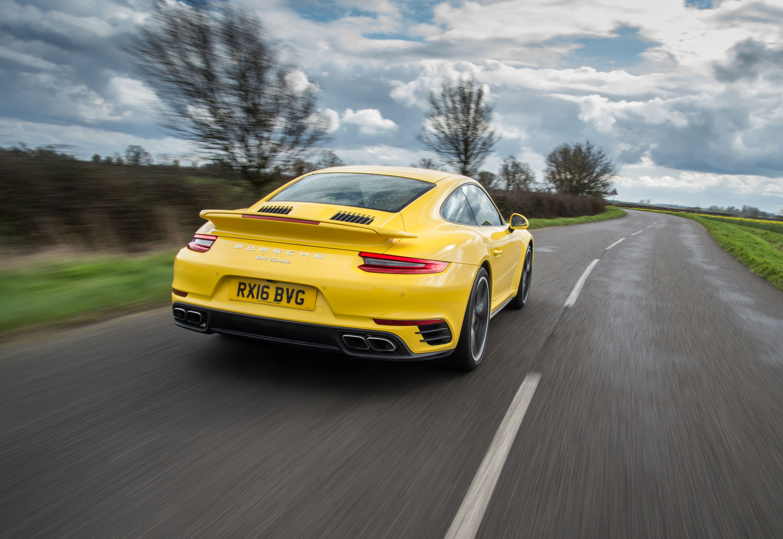 991.2 Porsche 911 Turbo S - rear tracking