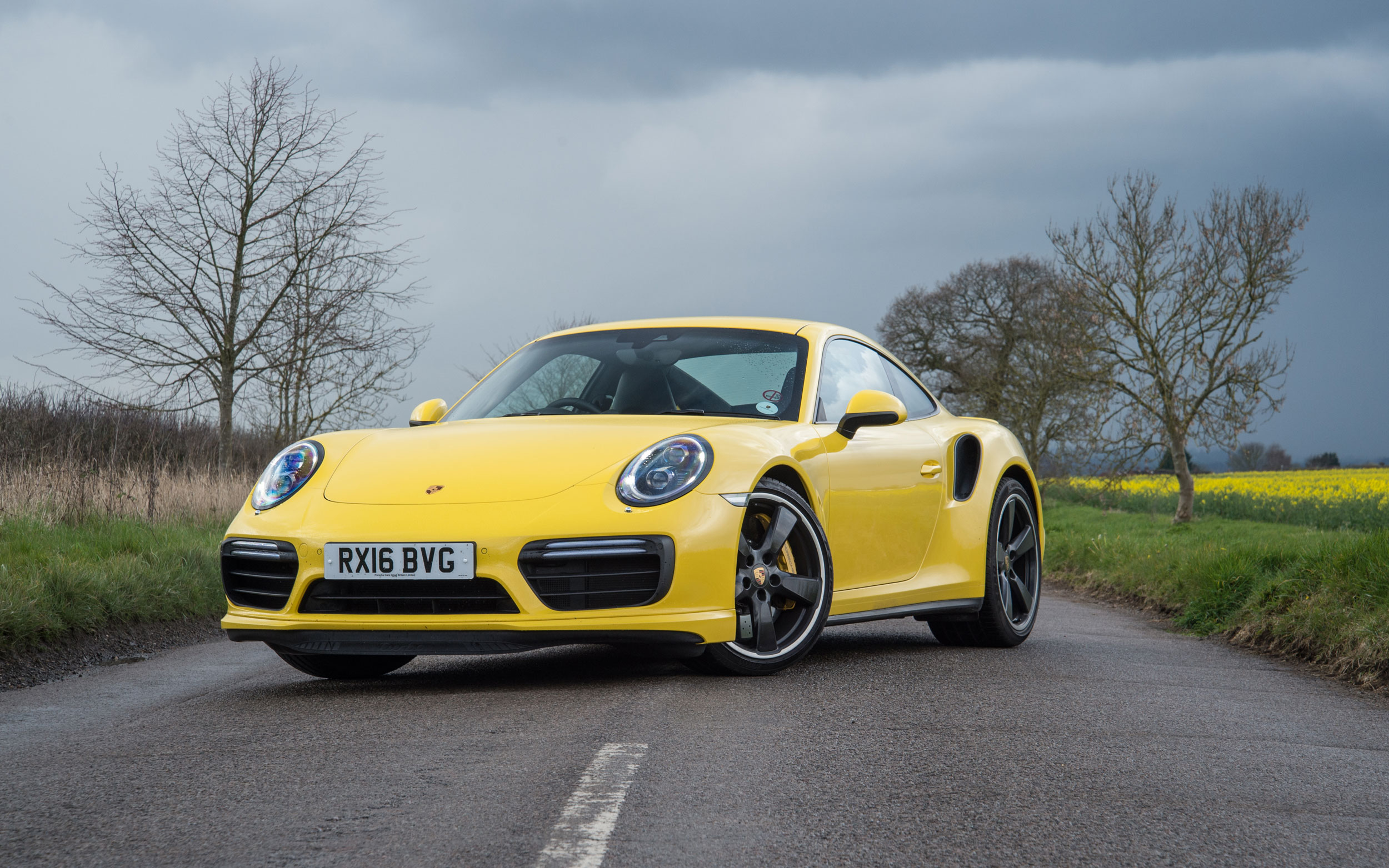 991.2 Porsche 911 Turbo S - front static