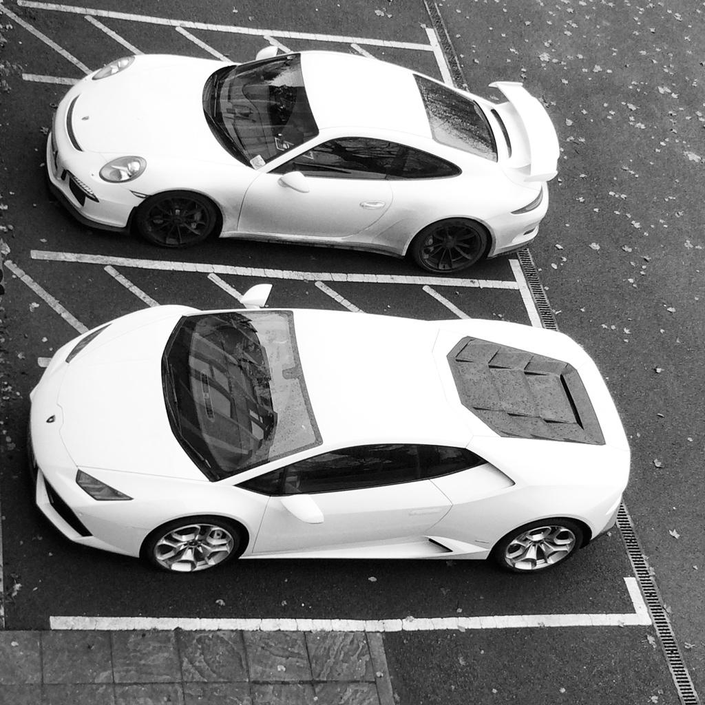 Aventador and 911