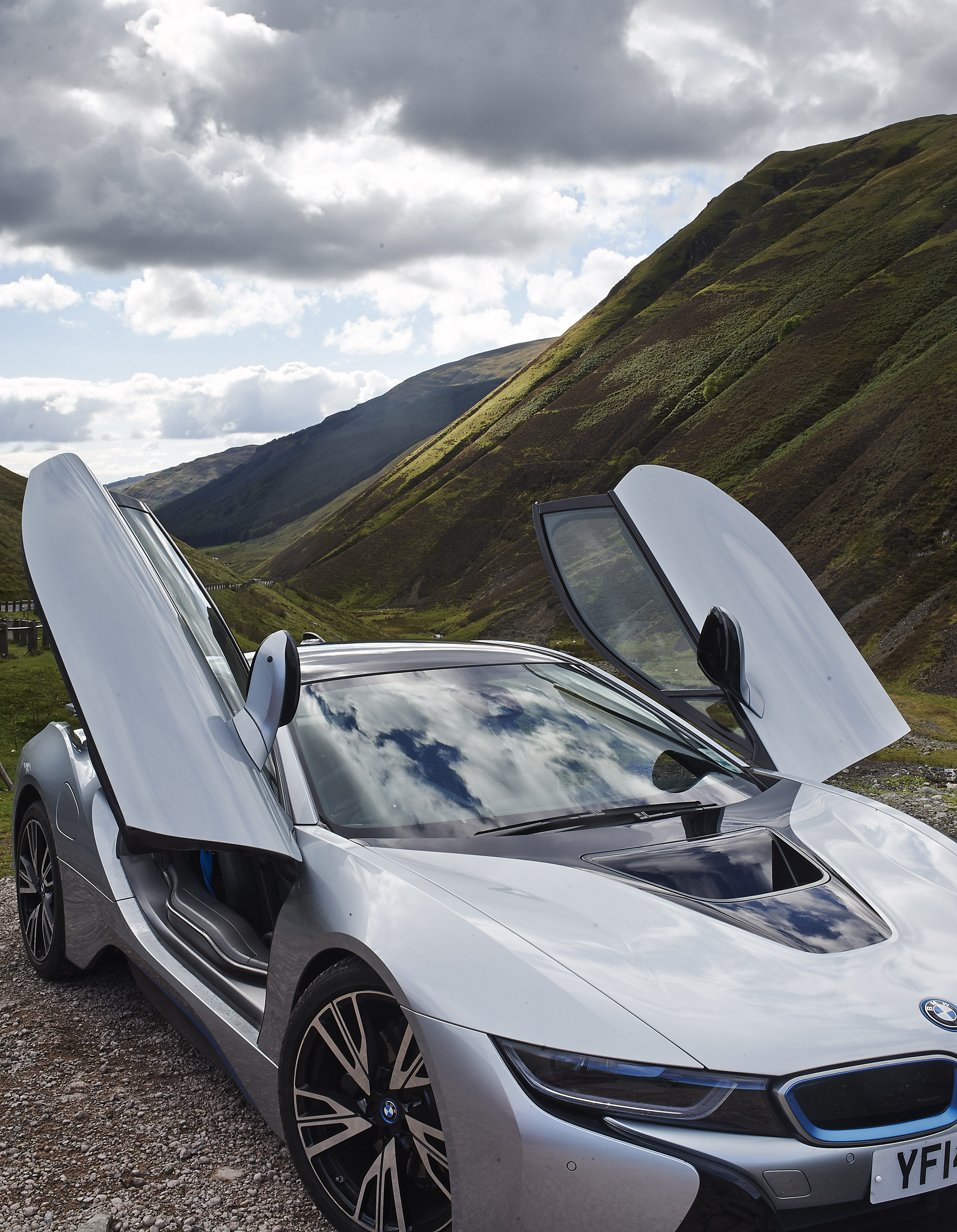 BMW i8 doors