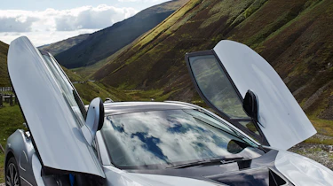 BMW i8 doors
