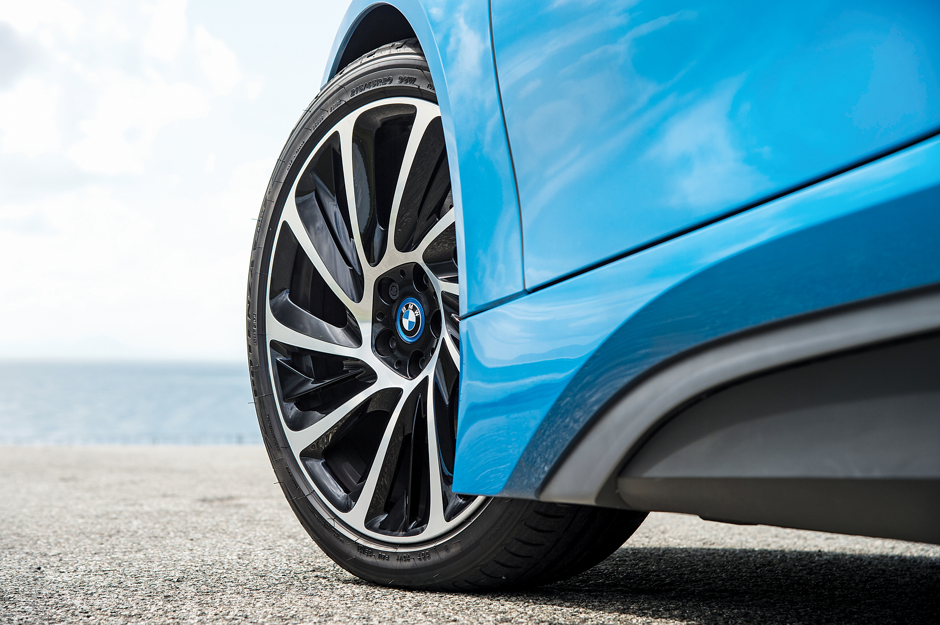 BMW i8 front wheel
