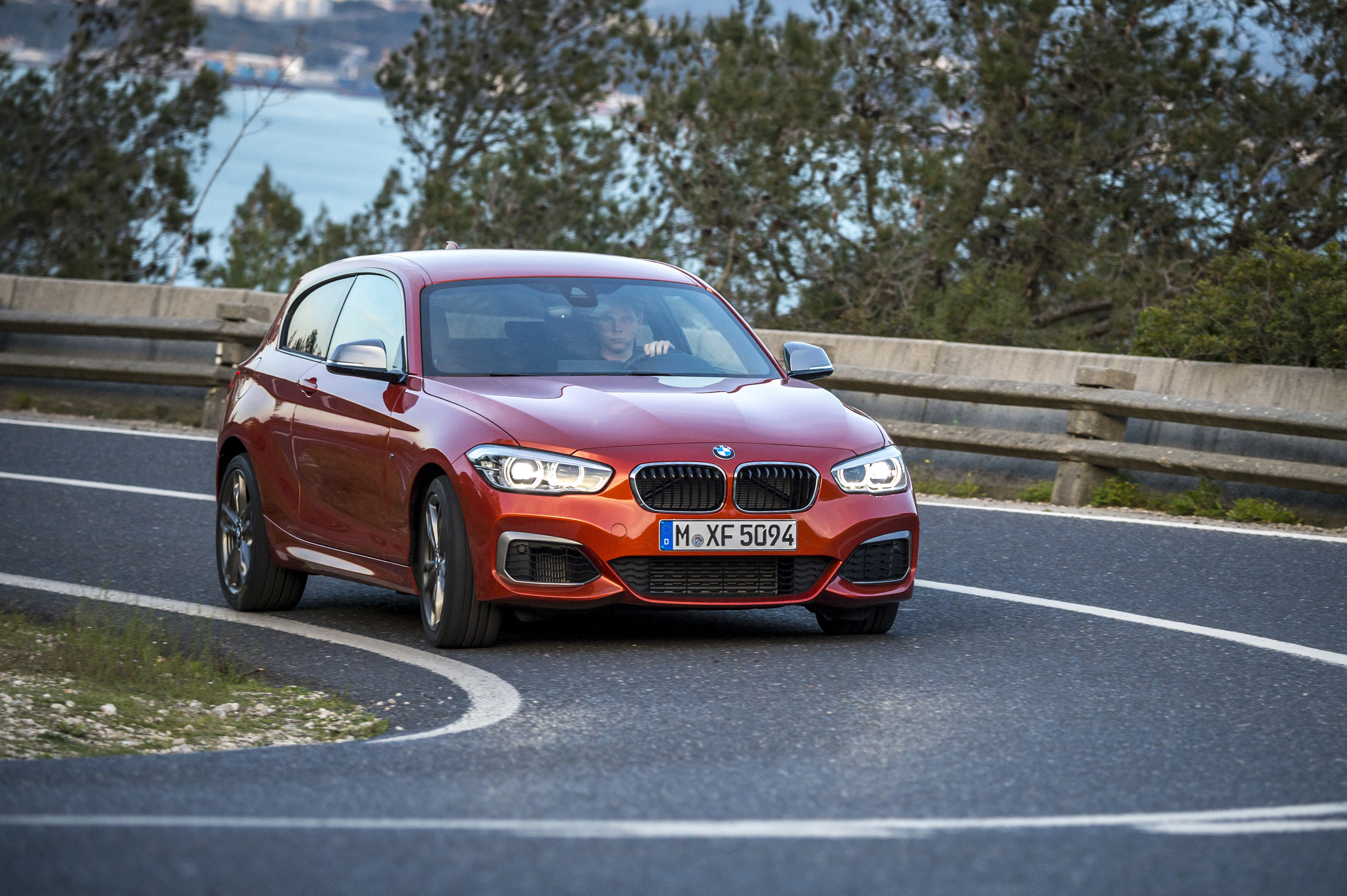 M140i side