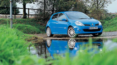 The Clio 182 looks very good in blue