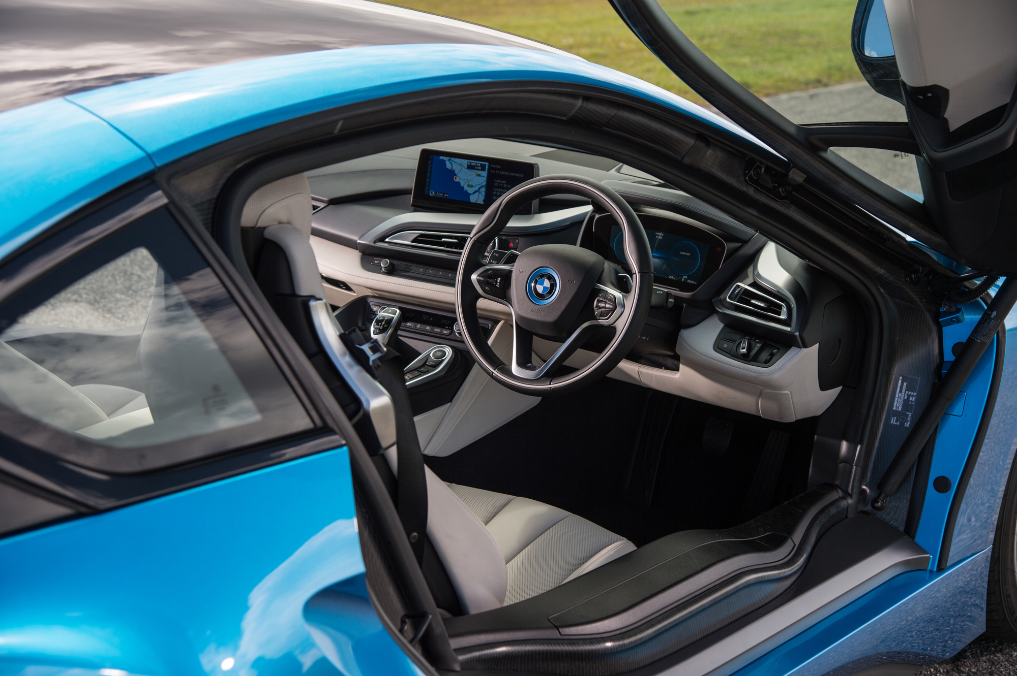 BMW i8 interior